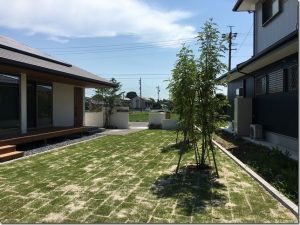 和モダンな家