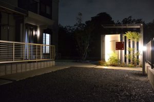 メタル&シンプルな家