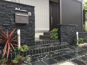 高級感あふれるシックな家