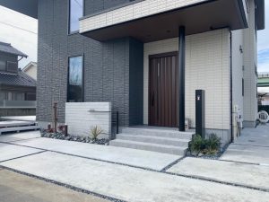 照明を生かしたモダンな家