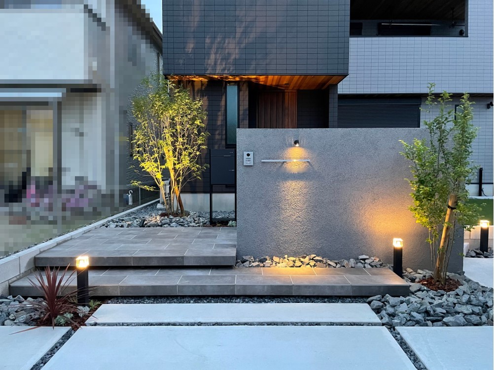 シンプルで洗練された外構